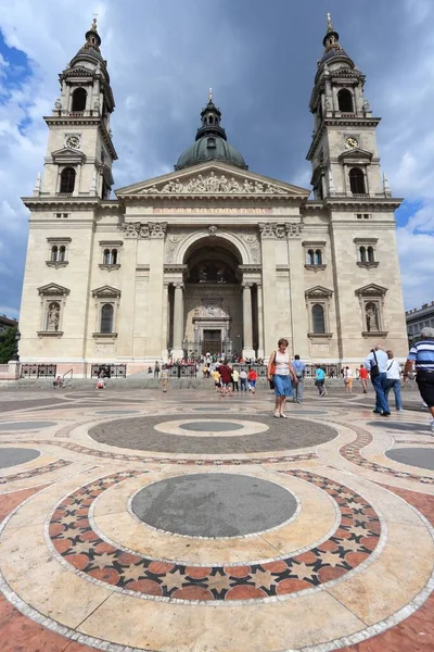 Budapešť Maďarsko Červen 2014 Lidé Navštívit Baziliku Saint Stephen Budapešti — Stock fotografie