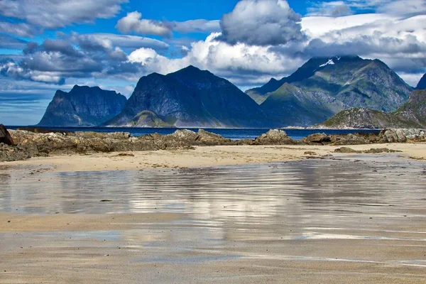 Lofoten Szigetcsoport Északi Sarkvidéken Norvégiában Storsandnes Beach Táj Flakstadoya Szigeten — Stock Fotó