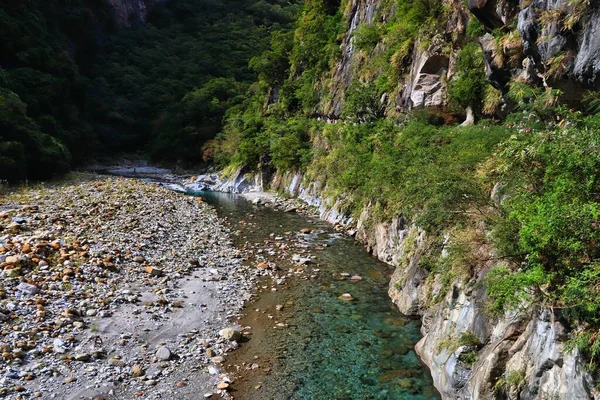 Tayvan 'daki Taroko Gorge Ulusal Parkı. Shakadang Kanyon Manzarası.