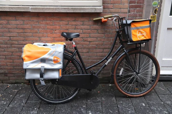 Amsterdam Hollandia December 2017 Postai Kerékpár Amszterdamban Parkol Postai Kézbesítés — Stock Fotó