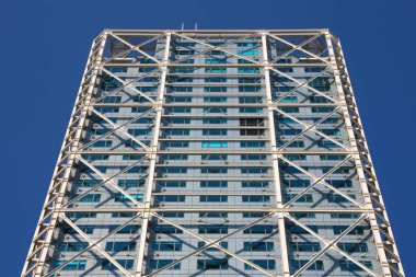 BARCELONA, İspanya - 10 Eylül 2009: Barcelona 'da Hotel Arts Builts, İspanya' nın ikinci büyük şehri. Otel Sanatları, Barcelona 'nın Port Olimpic ilçesinde yer almaktadır..