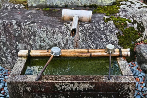 Japan Culture Purification Fountain Metal Ladles Buddhist Temple Arashiyama Kyoto — Stock Photo, Image