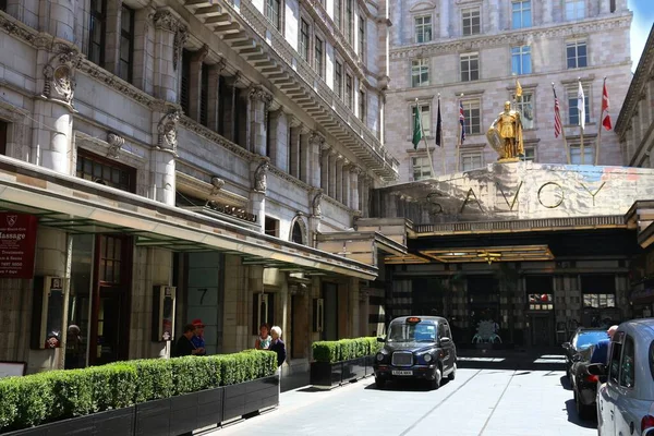 London July 2016 Famous Hotel Savoy Strand London Owned Saudi — Stock Photo, Image