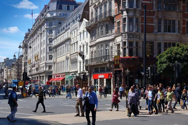 London July 2016 People Walk Strand London London Most Populous — Stock Photo, Image