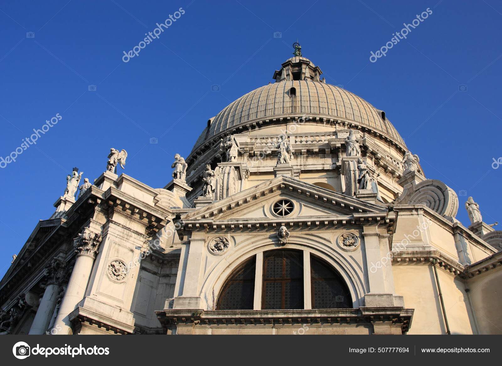 Venecia Hito Italia Basílica Santa Maria Della Salute Basílica Santa: fotografía de stock © tupungato #507777694 | Depositphotos Venecia Hito Italia Basílica Santa Maria Della Salute Basílica Santa: fotografía de stock © tupungato #507777694 | Depositphotos