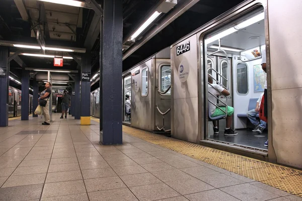 Nowojorskim metrem — Zdjęcie stockowe