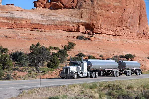 Amerika Birleşik Devletleri'nde kamyon — Stok fotoğraf