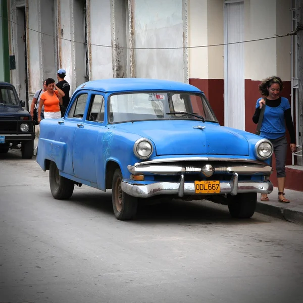 Cuba coche viejo — Foto de Stock