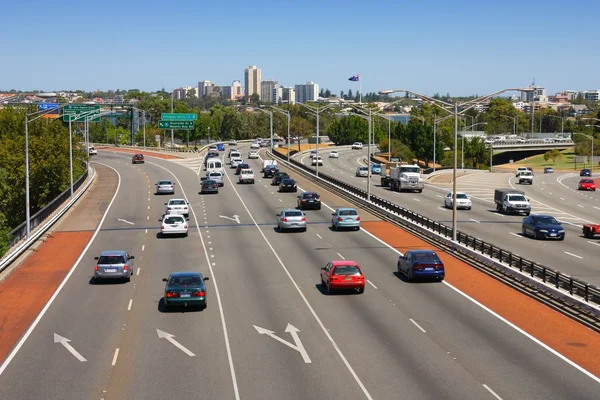 Tráfico por autopista de Perth — Foto de Stock