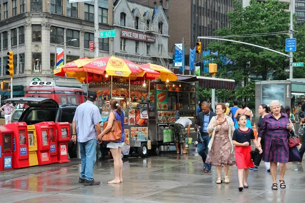 Нью-йоркские продуктовые киоски — стоковое фото
