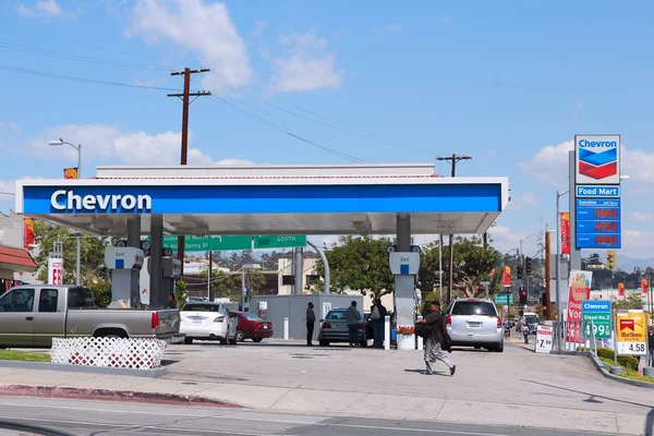 Posto de gasolina chevron — Fotografia de Stock