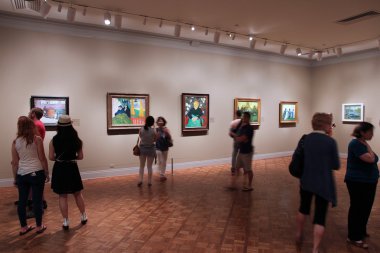 Sanat Galerisi ziyaretçi