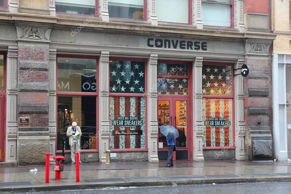 Converse store, Manhattan – Stock Editorial Photo © tupungato #69724441