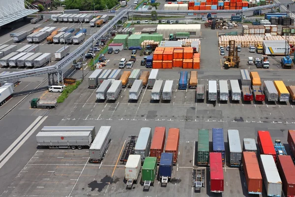Containers in Azië — Stockfoto