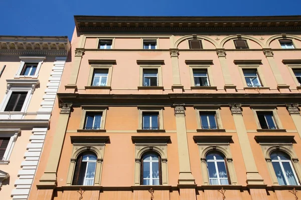 Roma apartamento edifício — Fotografia de Stock