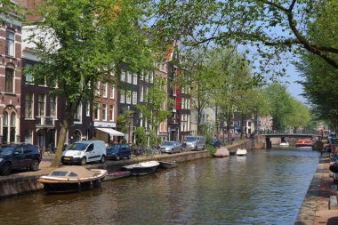 Amsterdam, Hollanda 'daki Leidsegracht Kanalı. Hollanda şehri.