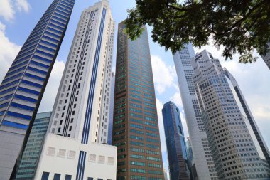 Singapur City şehir merkezi ufuk çizgisi gündüz görüntüsü. Modern şehir görünümü.