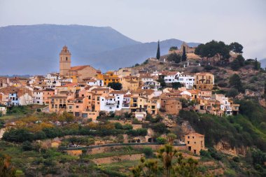 İspanya 'da Polop kasabası, aynı zamanda Polop de la Marina olarak da bilinir. Marina Baixa, Alicante, Valensiyalı Comarca, İspanya.