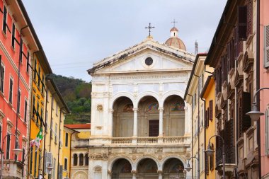 Massa - Toskana, İtalya kasabada. Katedral cephe.