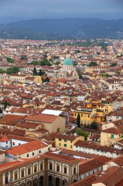 Büyük Sinagog 'lu Florence City hava manzarası. Floransa 'daki eski kasaba mimarisi (Toskana, İtalya).