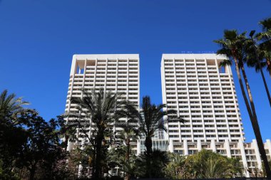 BENIDORM, İspanya - 8 Nisan 2025: Benidorm 'da Melia Benidorm Oteli, Valencia Topluluğu, İspanya. Melia Benidorm 4 yıldızlı bir otel..