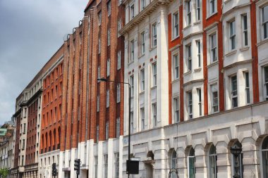 LONDON, UK - 15 Mayıs 2012: Gower Caddesi Bloomsbury, Londra 'nın merkezi, İngiltere. Sokak görünümü.