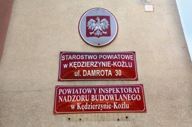 KEDZIERZYN-KOZLE, POLAND - 11 Mayıs 2021: Kedzierzyn-Kozle, Polonya 'da ilçe yönetimi (Lehçe: Starostwo Powiatowe). Powiatowy Müfettişi Nadzoru Budowlanego (Bina Denetleme Dairesi).