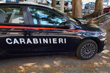 CATANIA, ITALY - 12 AĞUSTOS 2024: Janabinieri polis arabası Alfa Romeo Sicilya 'da Catania City, İtalya.