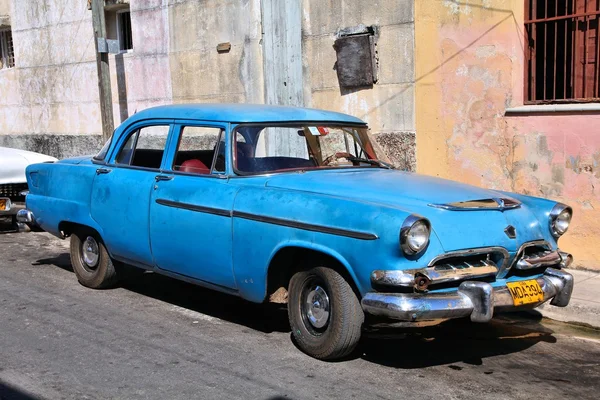 在古巴经典车 图库图片