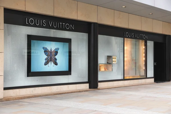 Louis Vuitton tienda de lujo —  Fotos de Stock