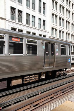 Chicago treni yükseldi.