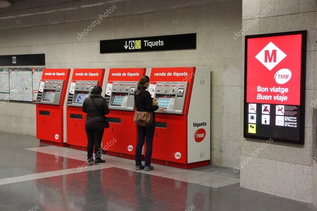 Ticket machine in Barcelona Metro – Stock Editorial Photo © tupungato  #92981250