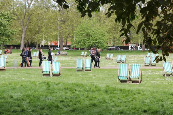 Pessoas do parque de Londres — Fotografia de Stock