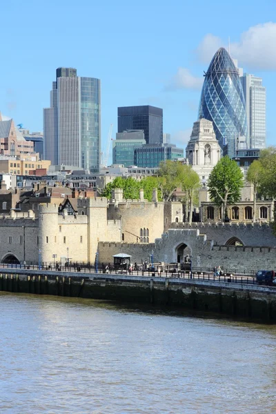 Skyline van Londen wolkenkrabbers — Stockfoto