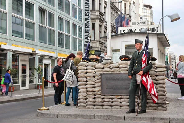 Checkpoint Charlie, Berlin — Stock Photo, Image