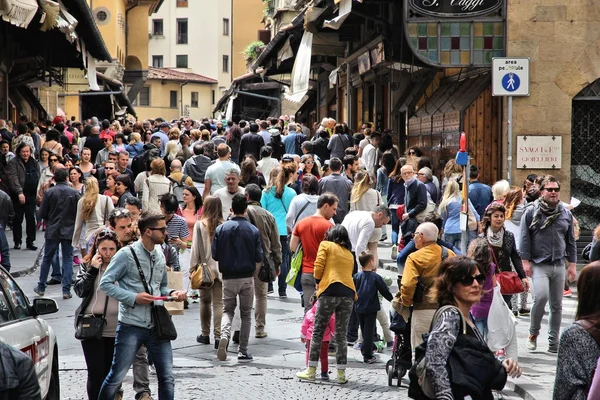 Crowded landmark - Florence, Italy — Stockfoto