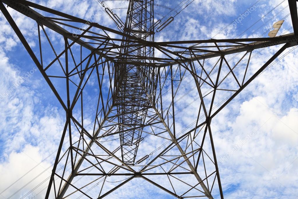 Highvoltage power transmission towers Stock Photo by ©Alan 107995782