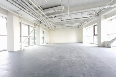 yeni parlak boş bina iç