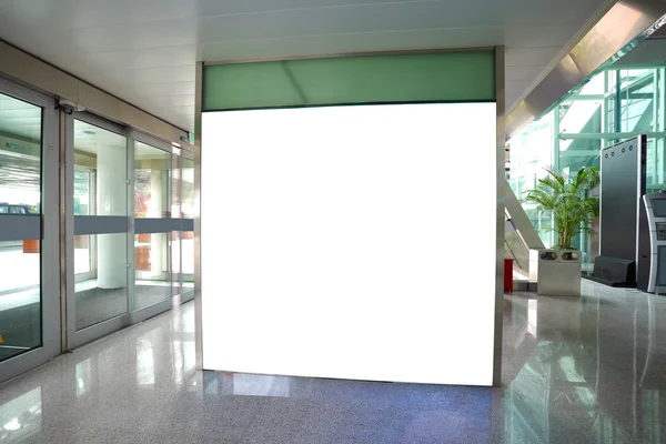 Aéroport porte porte verre mur couloir mur boites à lumière — Photo