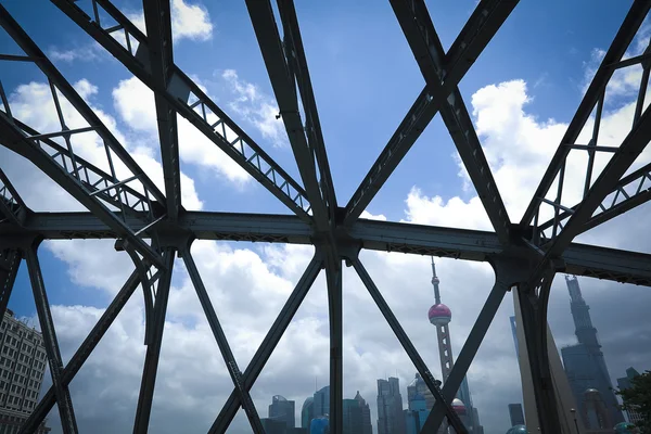 Looking up Shanghai Garden Bridge of Medieval — Stock Photo, Image