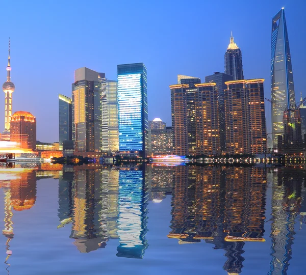 Shanghai Bund panorama w nocy — Zdjęcie stockowe