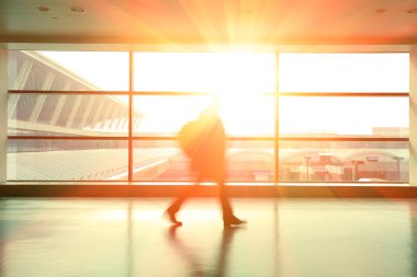 Modern koridor iç cam duvar acele PE'de Windows inşa