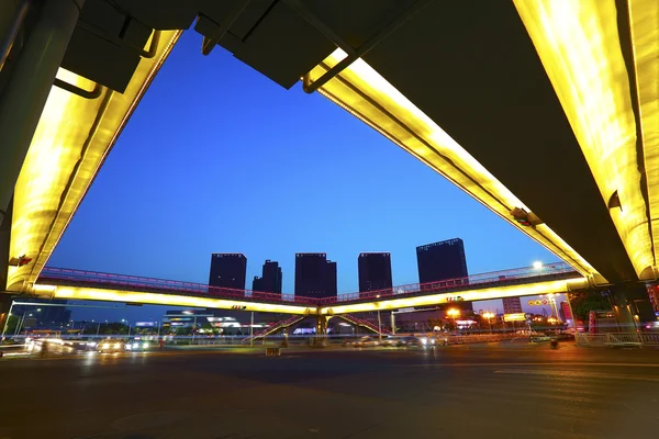 Urban footbridge and road intersection of night scene — Stock Photo, Image