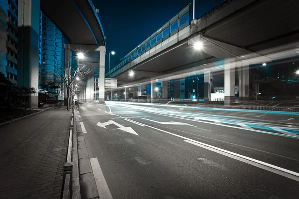Cidade estrada bridget noite de noite cena — Fotografia de Stock