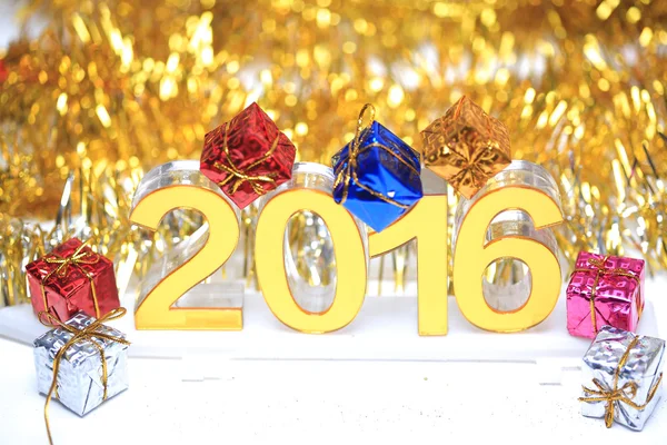 Gouden 2016 3D-pictogram met de doos van de gift — Stockfoto
