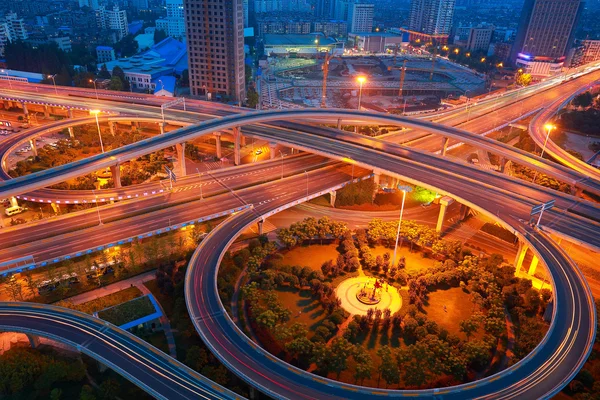 Luftaufnahme der Stadt Viadukt Straße Nacht Szene — Stockfoto