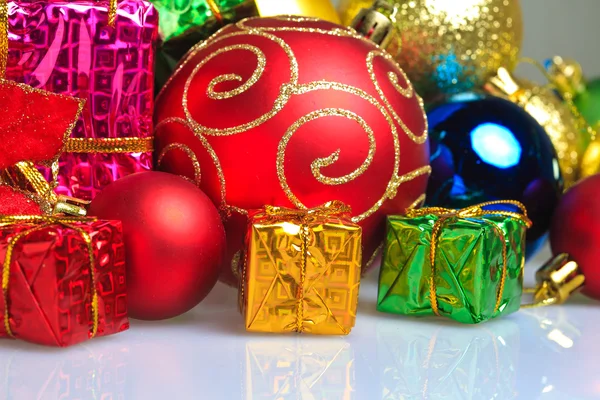 Bolas azules de Navidad de primer plano — Foto de Stock