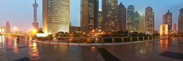 Empty marble floor road with modern city architecture background — Stock Photo, Image