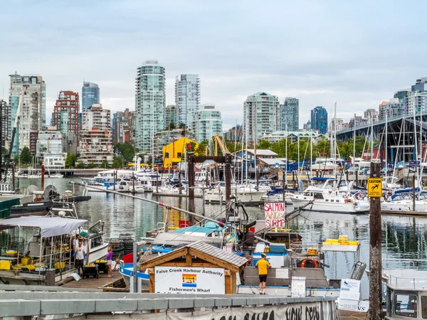 False Creek Harbour i widok na centrum miasta Vancouver — Zdjęcie stockowe