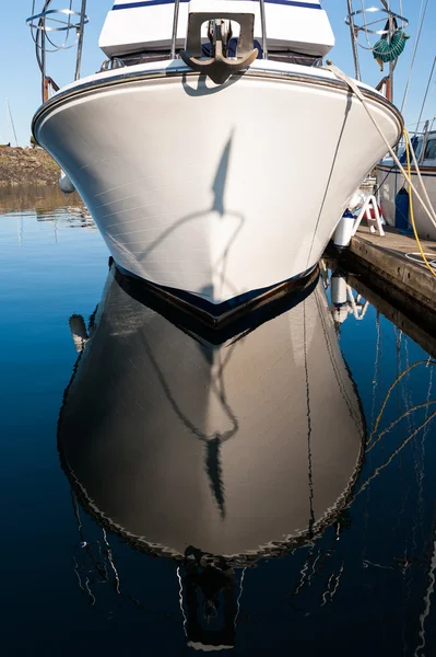 Parte delantera del barco anclado —  Fotos de Stock